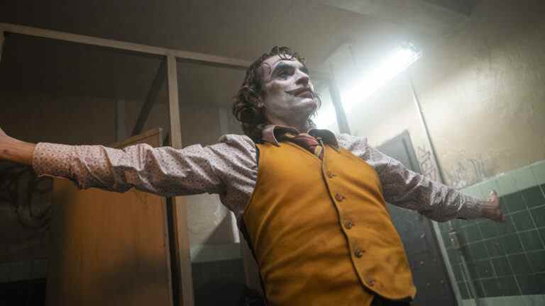 Suite de "Joker" : Todd Phillips révèle le titre de travail, Joaquin Phoenix lit le script dans de nouvelles photos Les plus populaires doivent être lues Inscrivez-vous aux newsletters Variété Plus de nos marques
	
	
