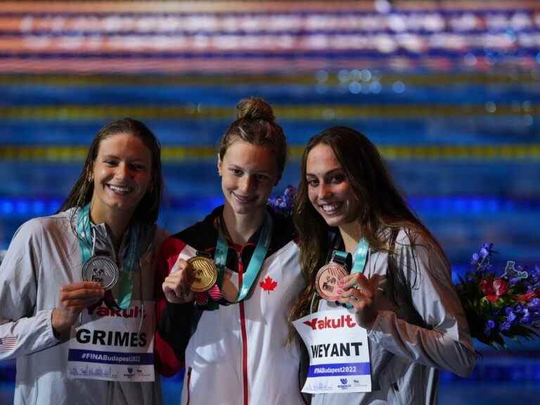 Summer McIntosh remporte une deuxième médaille d’or record et une quatrième médaille alors que le Canada complète sa meilleure performance à vie