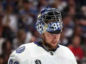 Le gardien de but du Lightning de Tampa Bay, Andrei Vasilevskiy, a accordé sept buts contre l'Avalanche du Colorado lors du match no 2 samedi soir, mais il est demeuré devant le filet.  La dernière fois qu'il a été retiré des séries éliminatoires, c'était le 11 mai 2018.