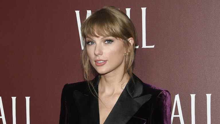 Taylor Swift révèle les œufs de Pâques secrets et les thèmes à l'intérieur de "All Too Well: The Short Film" Les plus populaires doivent être lus Inscrivez-vous aux newsletters Variety Plus de nos marques
	
	
