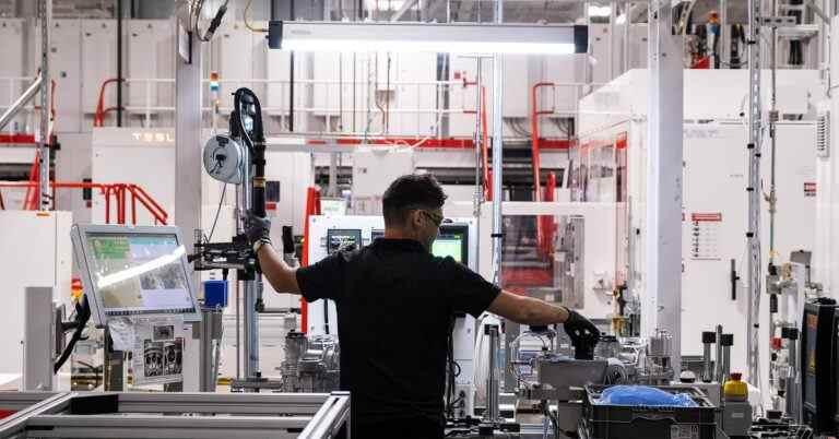 Tesla accusé d’avoir enfreint la loi fédérale sur les «licenciements massifs» à Gigafactory