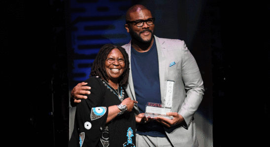 Tyler Perry fait un don de 500 000 $ à l'Apollo Theatre de New York Les plus populaires doivent être lus Inscrivez-vous aux newsletters Variety Plus de nos marques