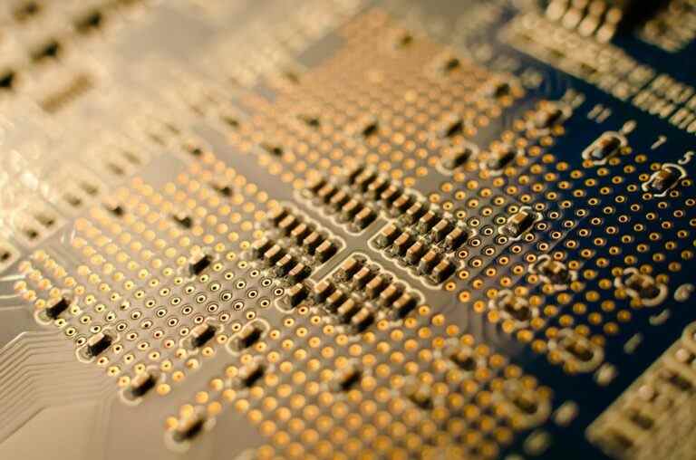 Un professeur japonais poursuit Intel pour violation de brevet impliquant des FPGA et des SoC