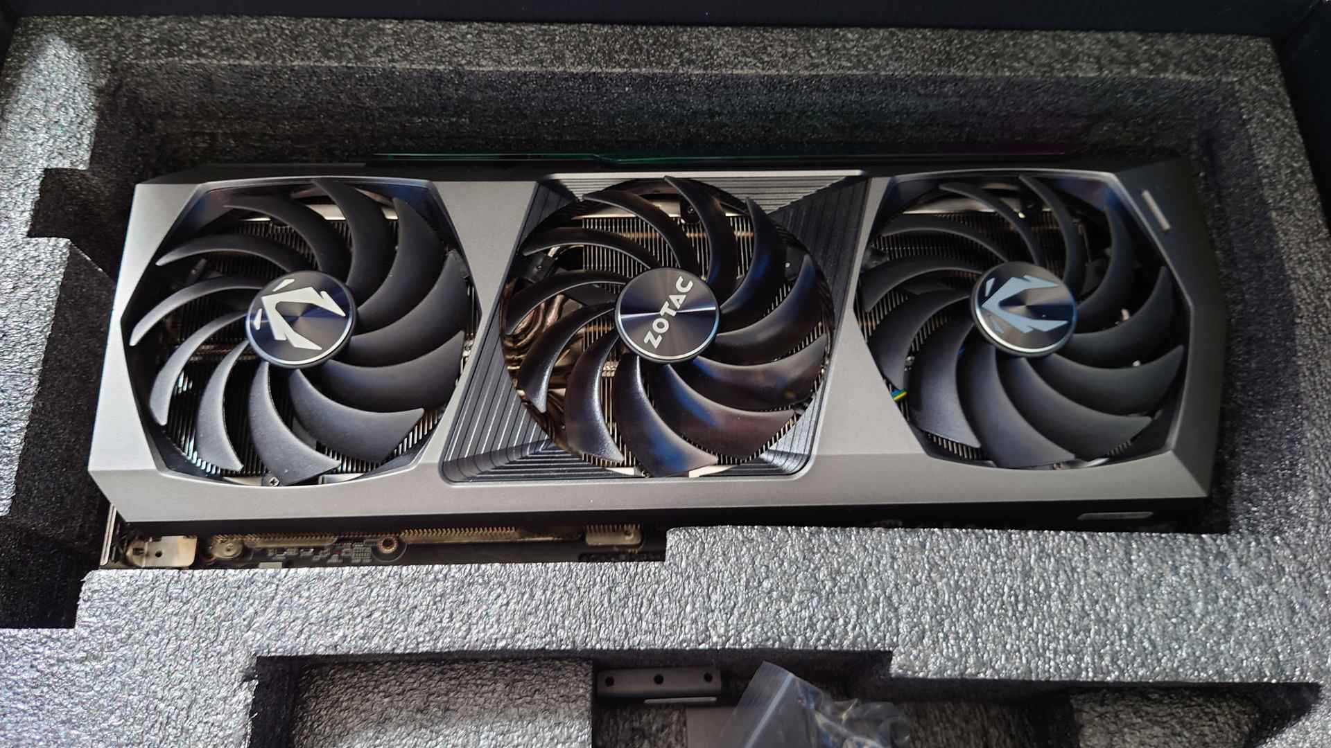 Zotac GeForce RTX 3090 Ti Ampli Extreme Holo