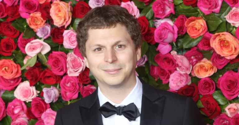 Ok, maintenant où est le look Barbie de Michael Cera ?
