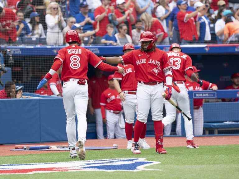 Les Jays « rouges » écrasent les Rays le jour de la fête du Canada