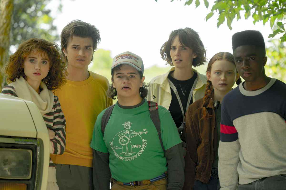 Le groupe Hawkins de Stranger Things 4 semble perturbé et sceptique