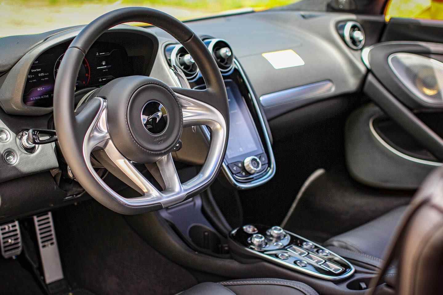 Cockpit intérieur McLaren GT