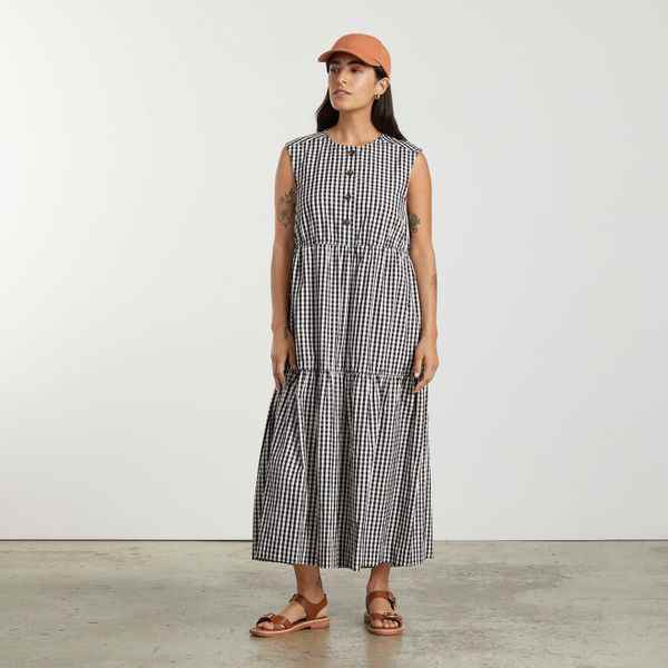 Everlane la robe mi-longue à volants