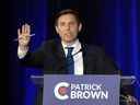 L'espoir à la direction conservatrice Patrick Brown lors du débat à la direction du Parti conservateur du Canada en français à Laval, au Québec, le 25 mai 2022.