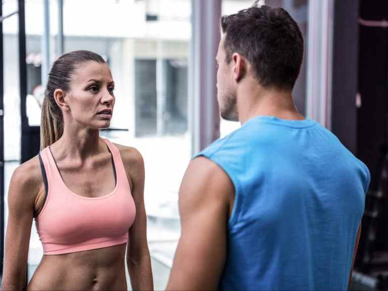 DEMANDEZ À AMY : Une femme se demande comment bien repousser un rat de gym