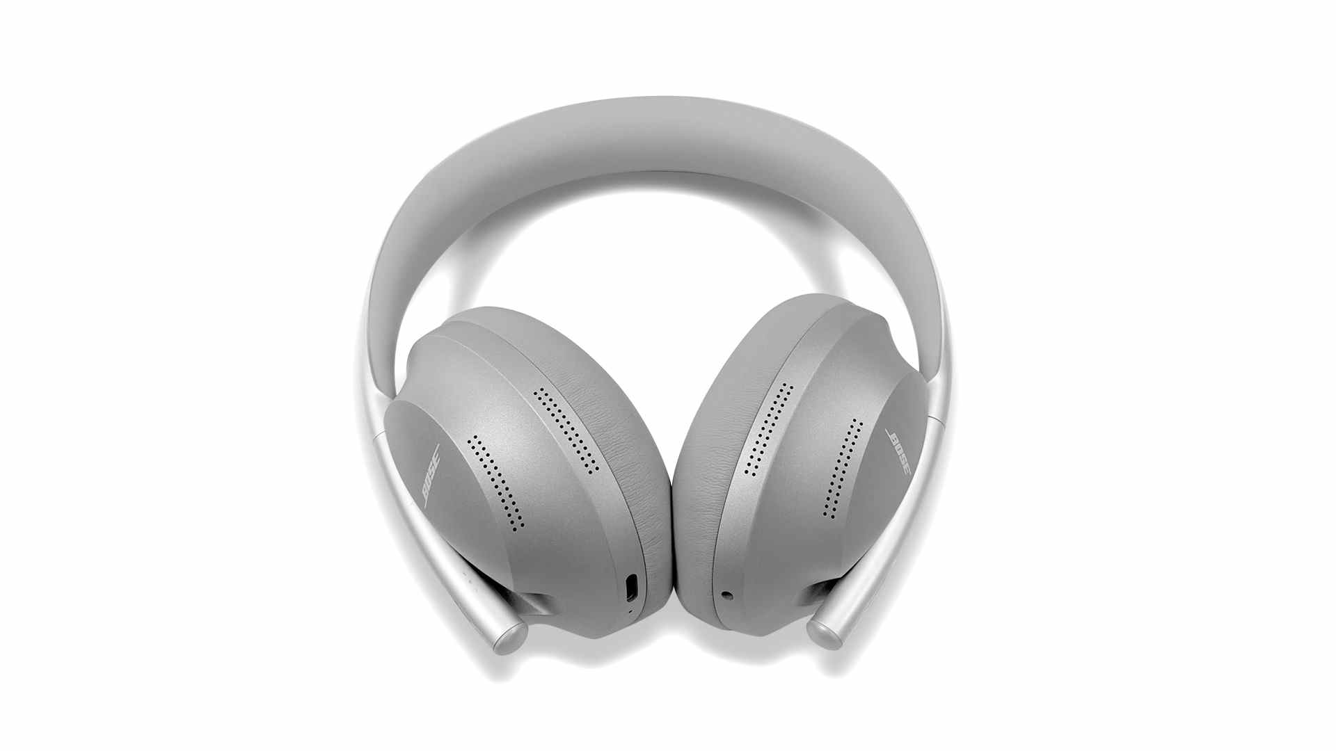 Le casque Bose Noise Cancelling Headphones 700 en argent sur fond blanc.