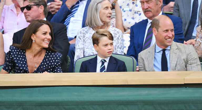 Prince George a l’air pimpant alors qu’il rejoint ses parents William et Kate pour le premier Wimbledon