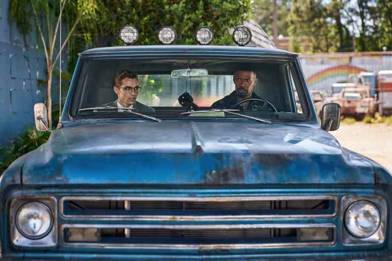 QUART DE JOUR.  (L à R) Dave Franco comme Seth et Jamie Foxx comme Bud dans Day Shift.  Cr.  Parrish Lewis/Netflix © 2022