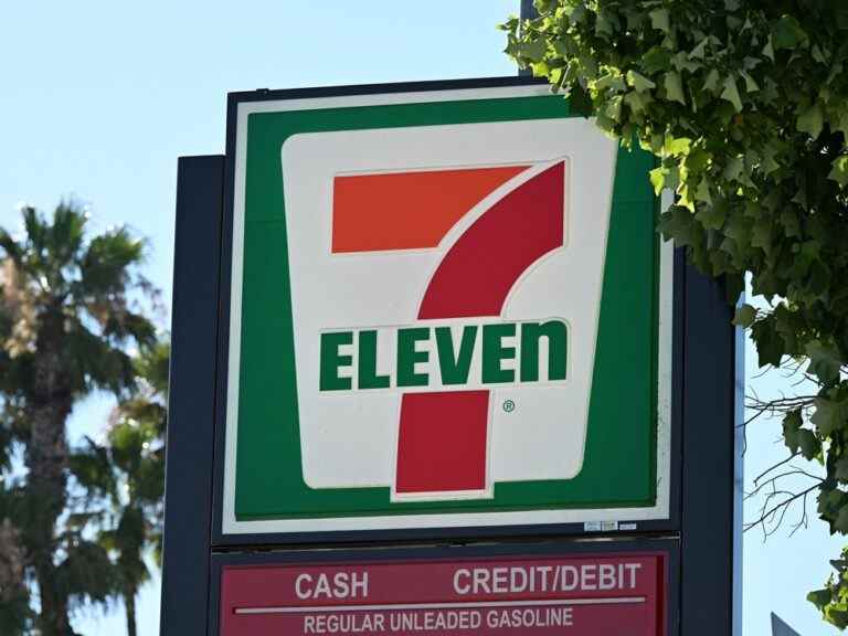 À la recherche du tireur qui a tué 2 personnes lors d’une vague de hold-up de 7-Eleven