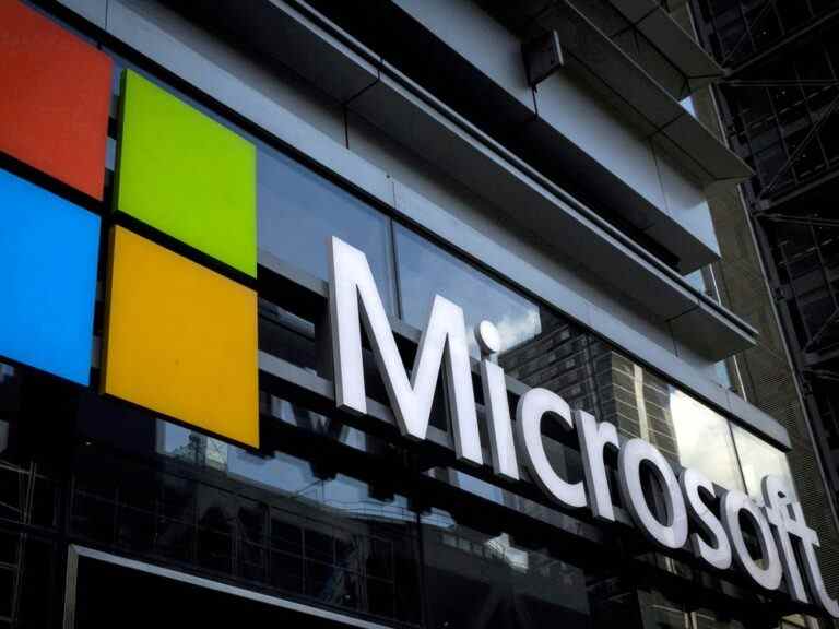 Microsoft supprime certains emplois, mais prévoit plus d’embauches