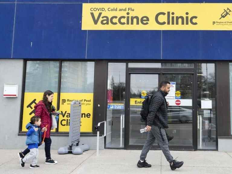 Les Ontariens âgés de 18 à 59 ans commencent à réserver un quatrième vaccin COVID