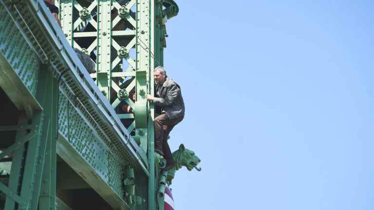 Bogdan Dumitrache joue dans le film sur les pompiers "Lève-toi et marche"
	
	
