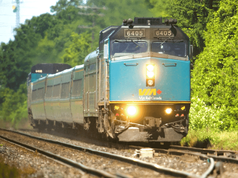 Plus de chaos dans les voyages : Via Rail reçoit un préavis de grève et prévient que le service pourrait être suspendu