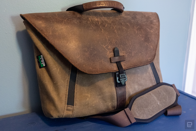 Attaché Staad Waterfield