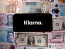 Les Suédois achètent maintenant, payent plus tard La banque Klarna Bank AB tente de lever des fonds frais à moins de la moitié de sa valorisation maximale de 46 milliards de dollars.