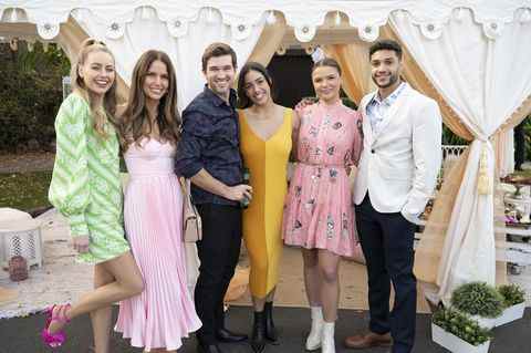 chloe brennan, elly conway, ned willis, yashvi rebecchi et levi canning chez les voisins