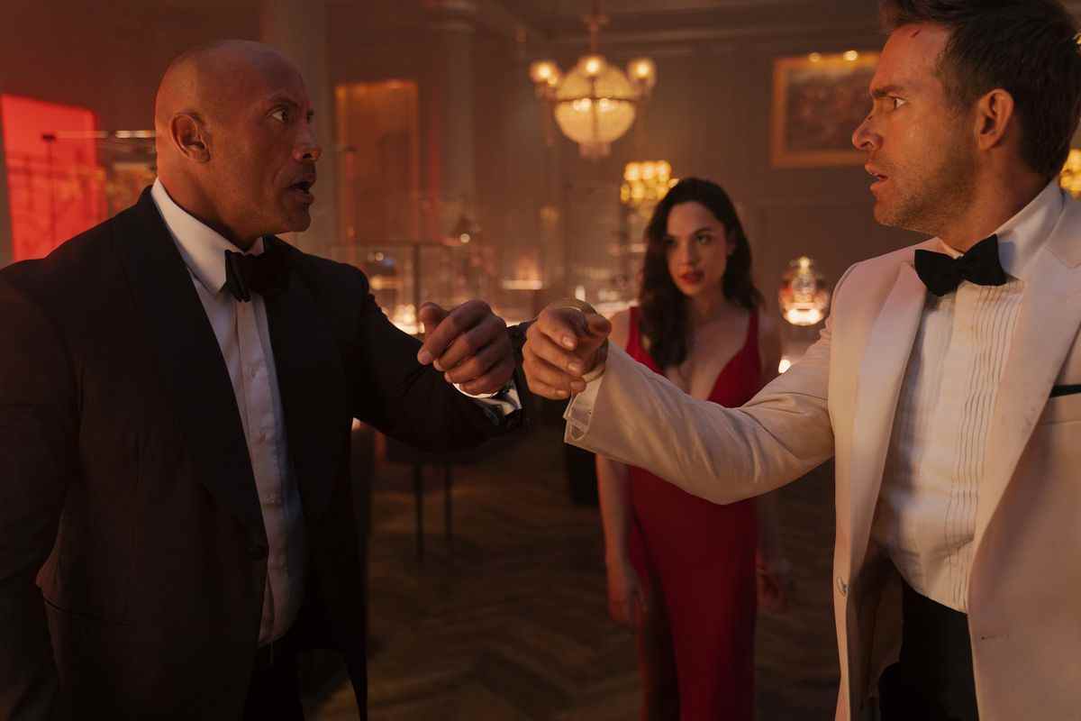 Dwayne Johnson, Gal Gadot et Ryan Reynolds dans Red Notice