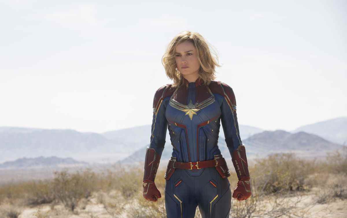 capitaine marvel (brie larson) dans le désert