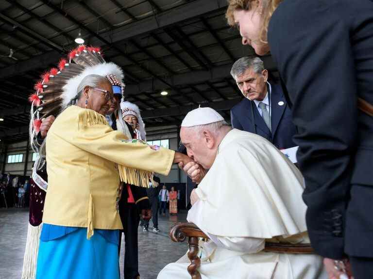 Le pape arrive au Canada pour une visite « pénitentielle » visant à la réconciliation autochtone