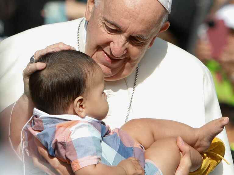 « Un pape de la guérison » : pour les catholiques et les autochtones, un moment historique à la messe d’Edmonton