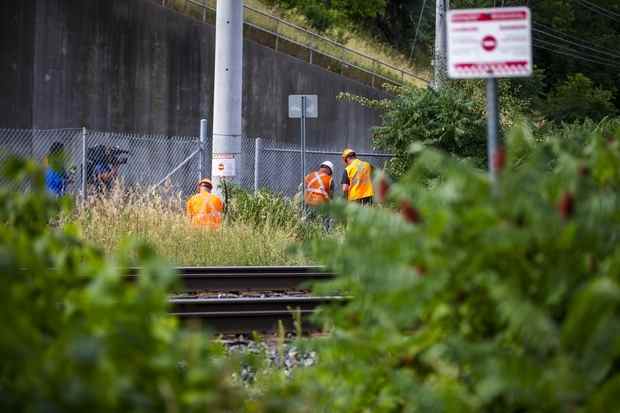 WARMINGTON: Choc, chagrin après qu’une fille de 4 ans a été frappée et tuée par un train GO à Mississauga