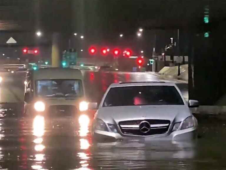 Des inondations soudaines envahissent le Strip de Las Vegas, les casinos et les aéroports