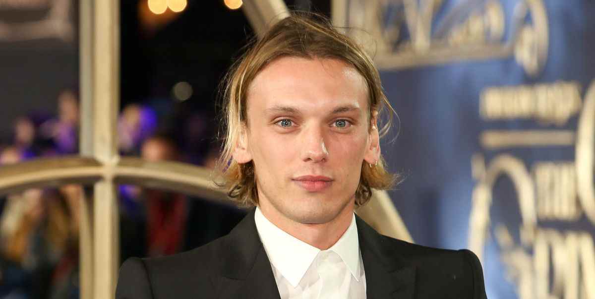 Jamie Campbell Bower de Stranger Things partage un message puissant alors qu'il s'ouvre sur la dépendance

