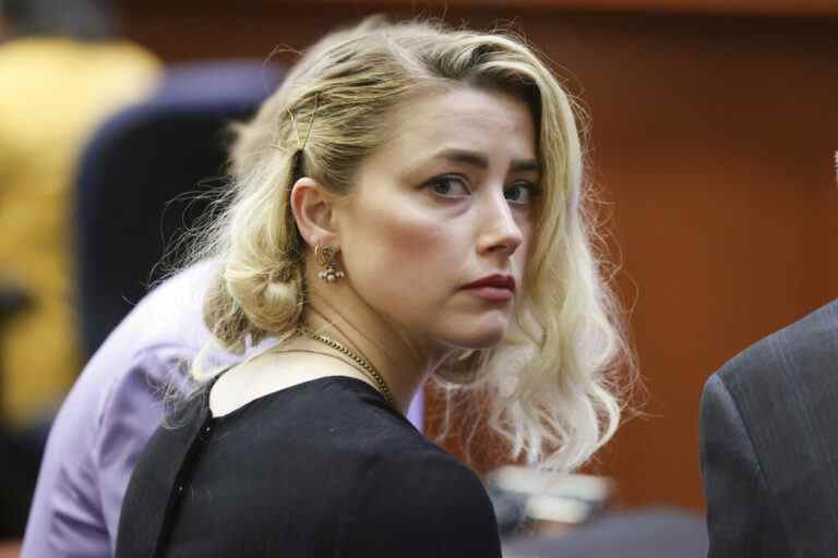  Amber Heard demande l'annulation du procès après que le mauvais juré s'est présenté au tribunal.  Son Gambit fonctionnera-t-il ?  Les plus populaires doivent être lus Inscrivez-vous aux bulletins d'information sur les variétés Plus de nos marques
	
	
