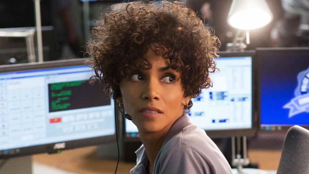 Après que Halle Berry se soit moquée de ses personnages qui sauvent constamment des enfants, les fans ont une vision amusante des coiffures emblématiques à l'écran
