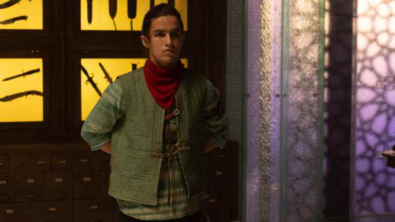 Aramis Knight de Mme Marvel sur le jeu des différents côtés du poignard rouge et ses propres cascades [Interview]
