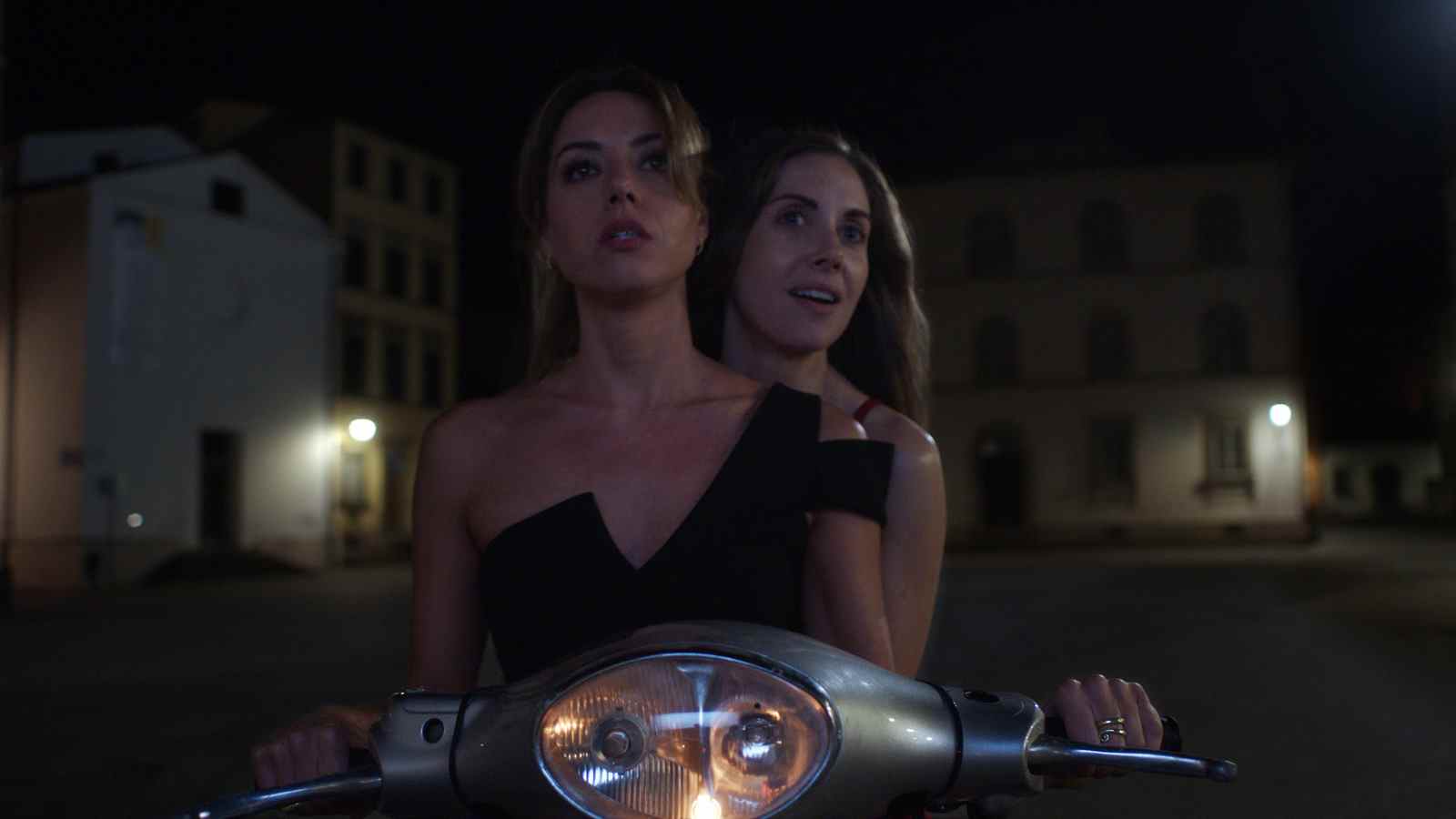 Bande-annonce Spin Me Round: Alison Brie et Aubrey Plaza Wild Out en Italie
