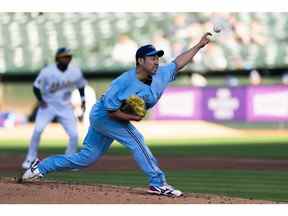 5 juillet 2022 ;  Oakland, Californie, États-Unis ;  Le lanceur partant des Blue Jays de Toronto Yusei Kikuchi (16) lance lors de la deuxième manche contre les Oakland Athletics au RingCentral Coliseum.