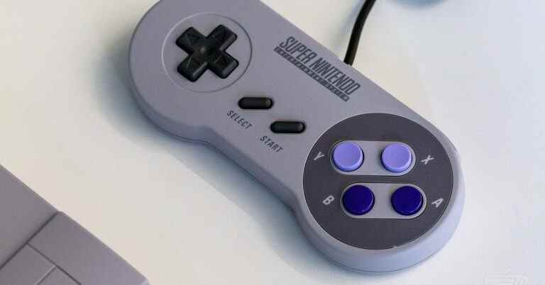 Ce coffre-fort de manuels SNES est une ressource incroyable pour les fans de l’histoire du jeu