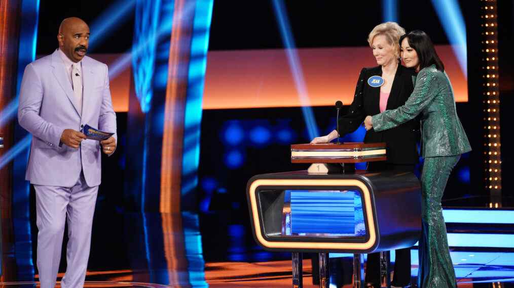 'Celebrity Family Feud': Jean Smart va gagner dans 'Hacks' contre 'Abbott Elementary' (VIDEO)
