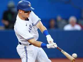 Matt Chapman des Blue Jays a frappé un coup de circuit de deux points en quatrième manche contre les Tigers de Detroit au Rogers Center jeudi soir.  Getty Images