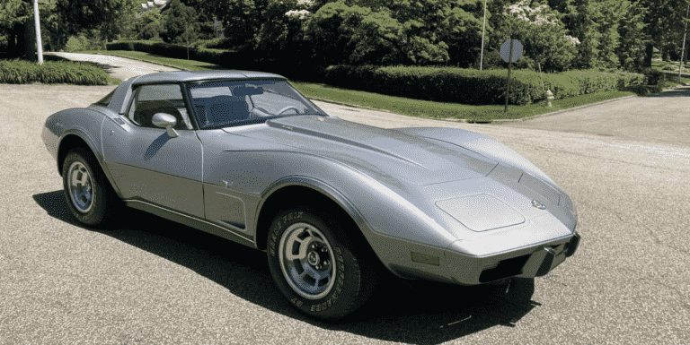 Chevrolet Corvette 1978 est notre choix d’enchères Apportez une remorque