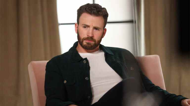 Chris Evans rejoint Emily Blunt dans l'émission "Pain Hustlers" de Netflix la plus populaire à lire absolument Inscrivez-vous aux newsletters Variety Plus de nos marques
	
	
