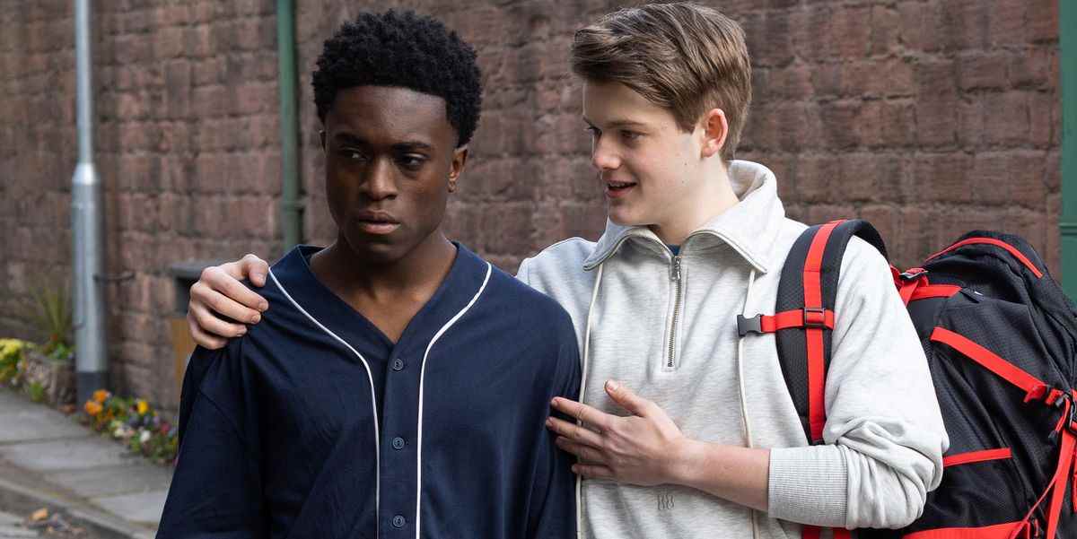 Hollyoaks confirme l'histoire du crime au couteau pour DeMarcus et ses intimidateurs

