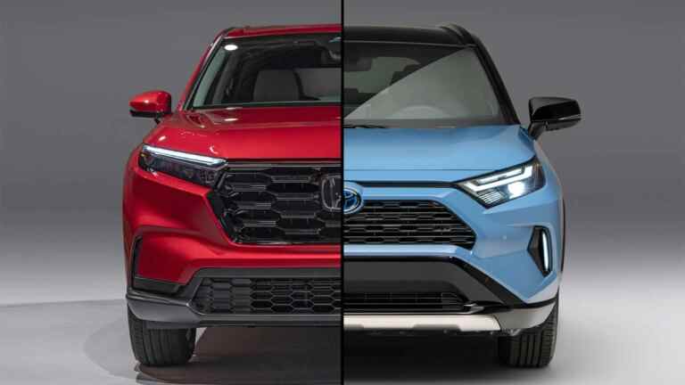 Honda CR-V 2023 vs Toyota RAV4 : comparaison des petits VUS sur papier