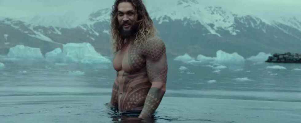 Jason Momoa shirtless in Justice League