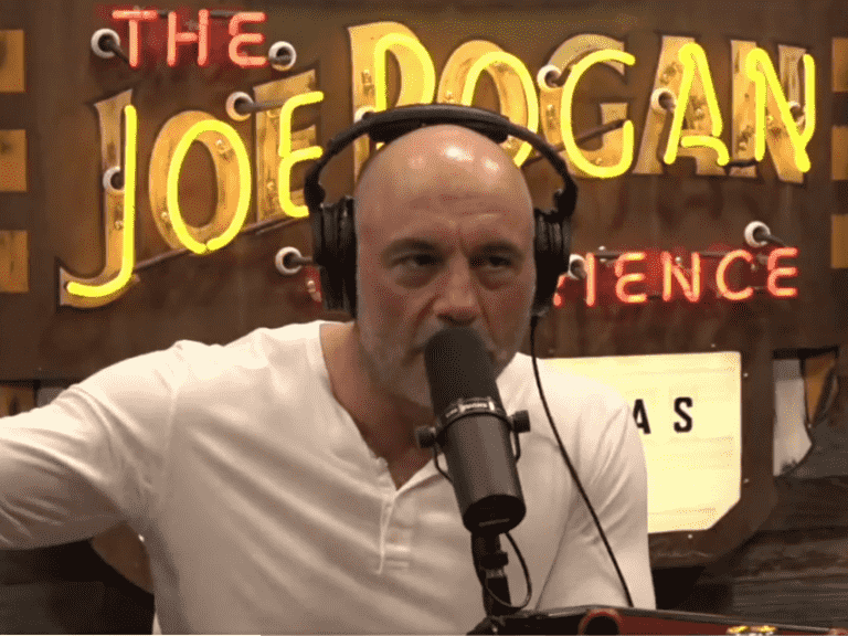 Joe Rogan critiqué pour une blague sur le fait de « tirer sur des sans-abri »