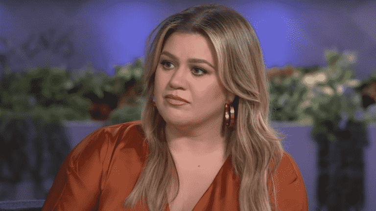 Kelly Clarkson parle de partager son histoire honnête après le divorce, et quelle a été la chose la plus difficile à naviguer
