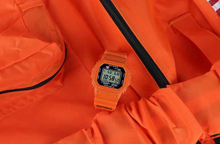 La nouvelle montre G-Shock de Casio s’inspire des combinaisons spatiales orange accrocheuses de la NASA