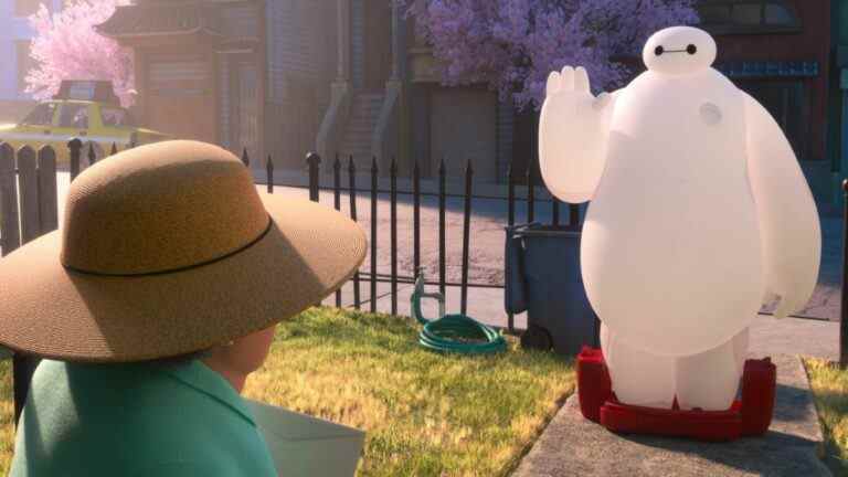 L'acteur "étrange" de la direction que Scott Adsit a reçue lorsqu'il a commencé à travailler sur Big Hero 6
